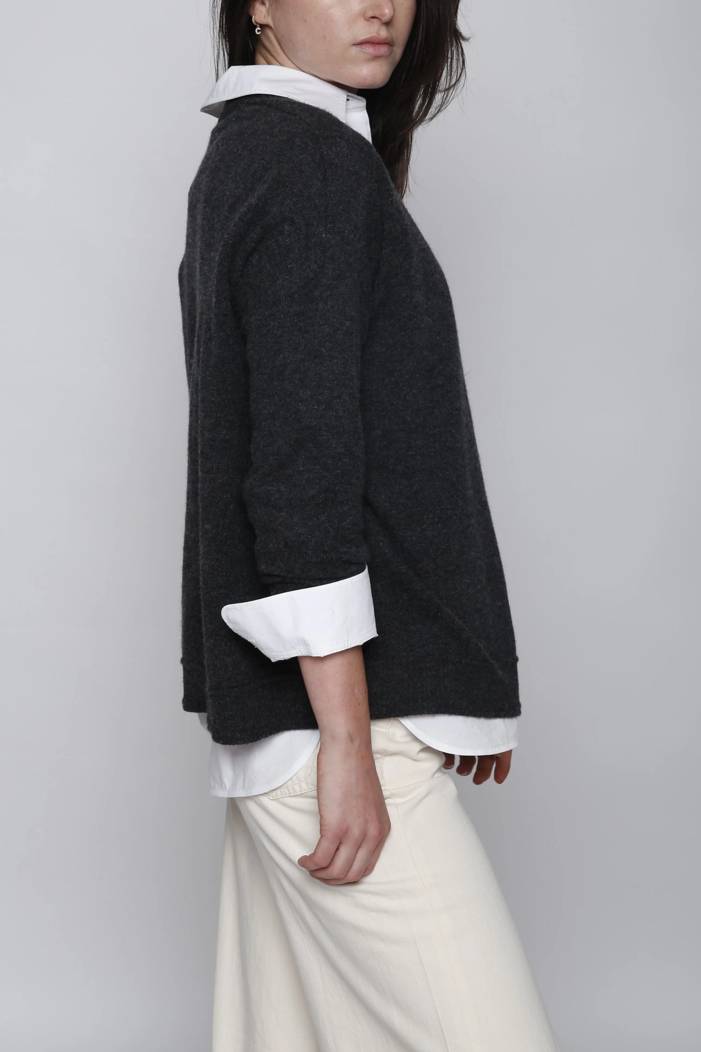 Cashmere Relaxed Long Sleeve V-Neck Sweater - Charcoal