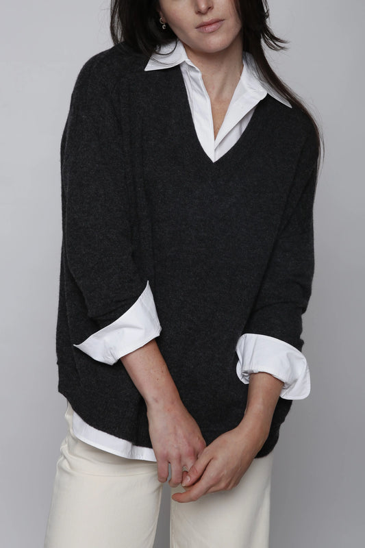 Cashmere Relaxed Long Sleeve V-Neck Sweater - Charcoal